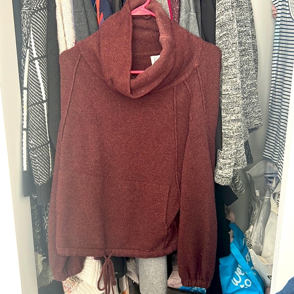 Maroon sweater - Picture 1 of 1